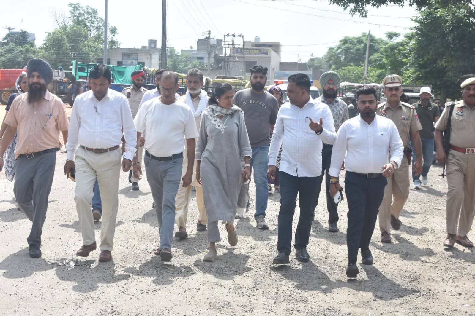 अनाज मंडी होशियारपुर को आदर्श मंडी के रूप में विकसित किया जाएगा- आशिका जैन
